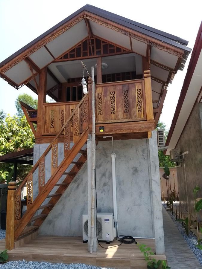 บ้านทะเลอิ่มเอม Bann Talay Im Eimm Ban Phe Exteriér fotografie