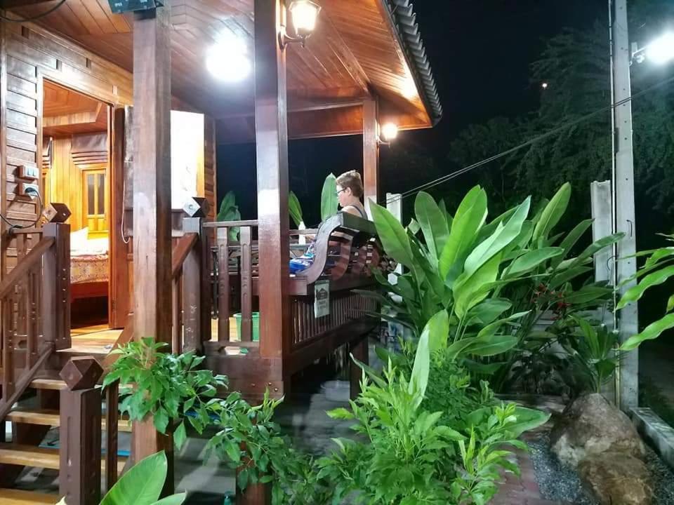 บ้านทะเลอิ่มเอม Bann Talay Im Eimm Ban Phe Exteriér fotografie