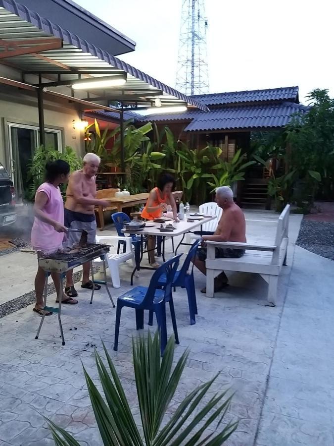บ้านทะเลอิ่มเอม Bann Talay Im Eimm Ban Phe Exteriér fotografie
