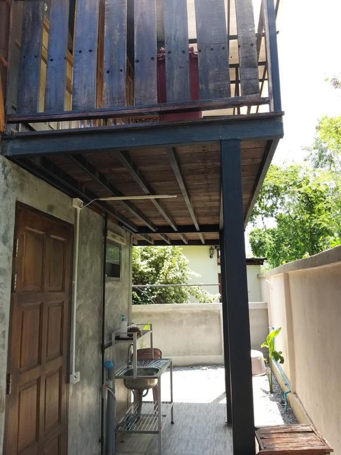 บ้านทะเลอิ่มเอม Bann Talay Im Eimm Ban Phe Exteriér fotografie